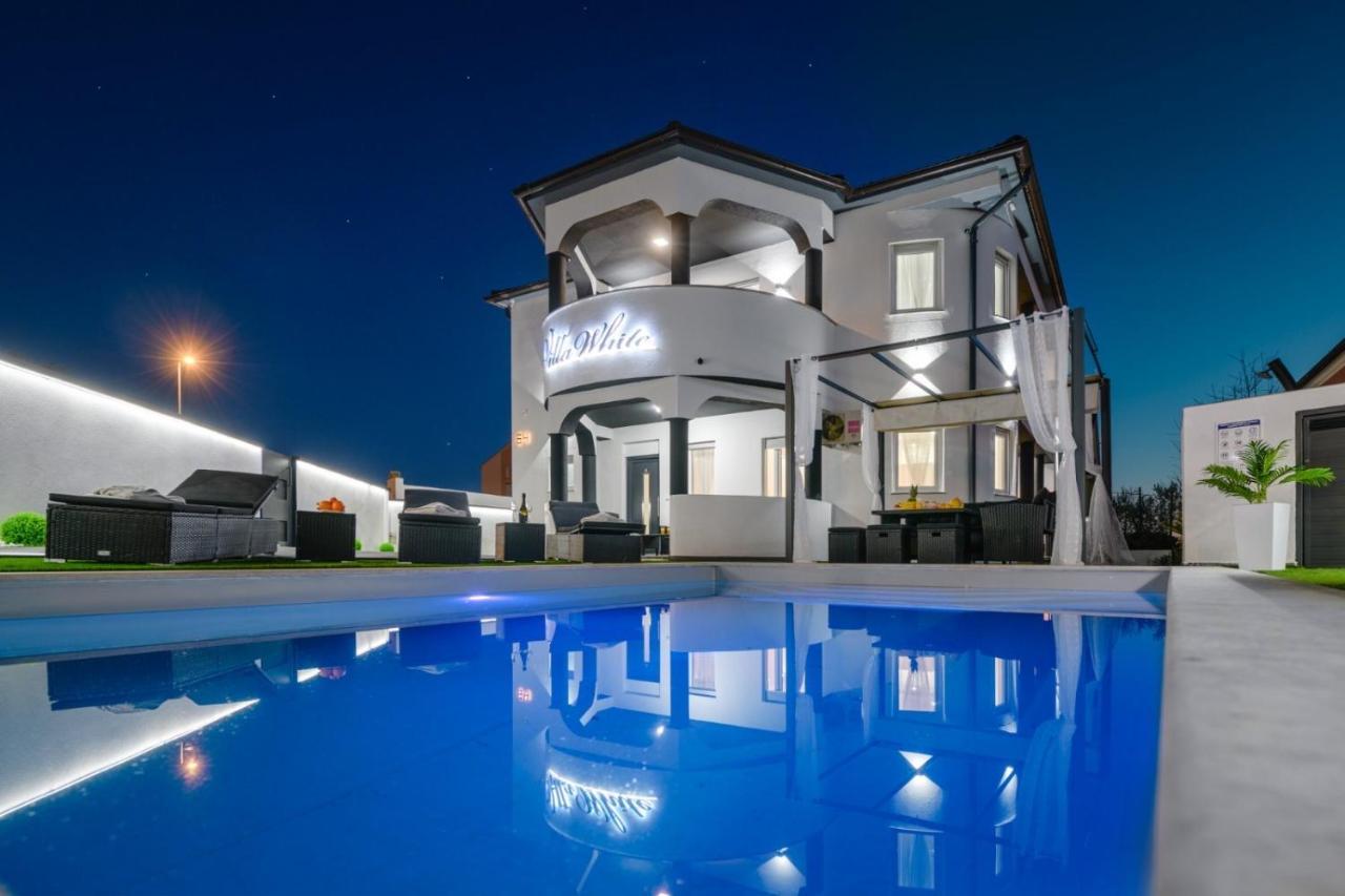 White Vila *