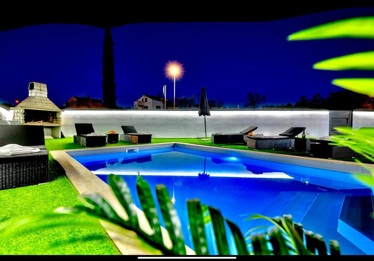 Vila White Pula